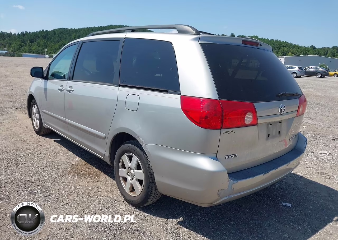 2010 Toyota Sienna Le VIN:5TDKK4CC5AS313303 - 3