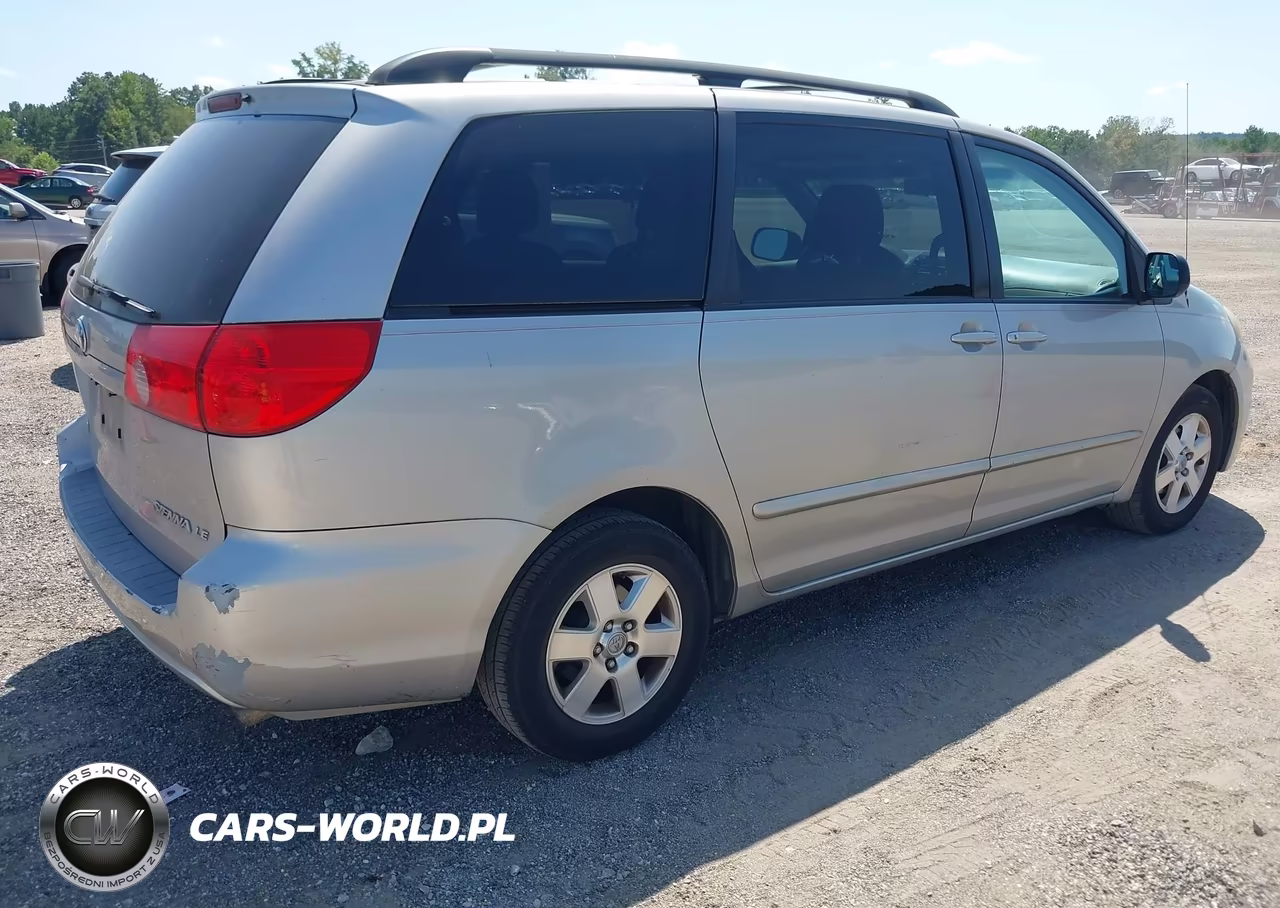 2010 Toyota Sienna Le VIN:5TDKK4CC5AS313303 - 4