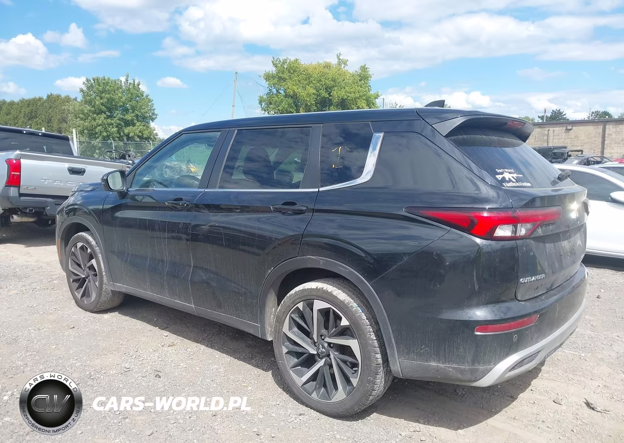 2022 Mitsubishi Outlander Black Edition S-Awc-Se 2.5 S-Awc-Se Launch Edition S-Awc VIN:JA4J4UA84NZ064799 - 3