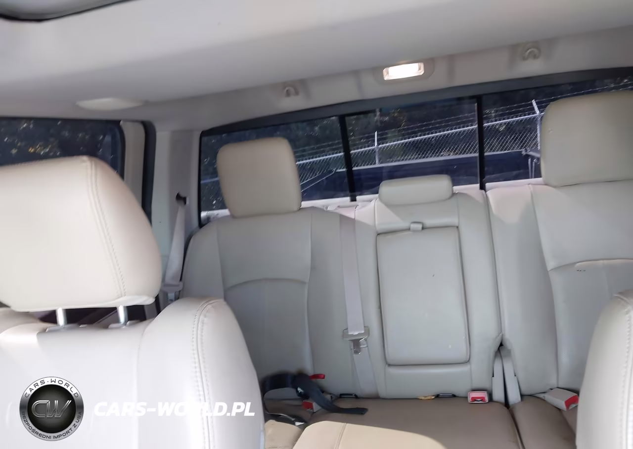 2018 Ram 3500 Laramie 4X4 8' Box VIN:3C63R3JL2JG335178 - 6