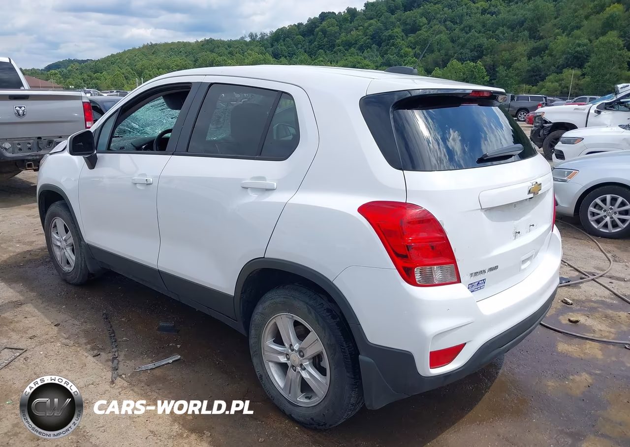 2019 Chevrolet Trax Ls VIN:3GNCJNSBXKL325905 - 3