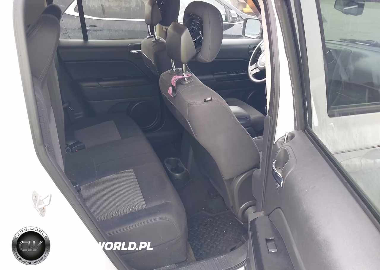 2014 Jeep Patriot Latitude VIN:1C4NJPFA2ED563028 - 8