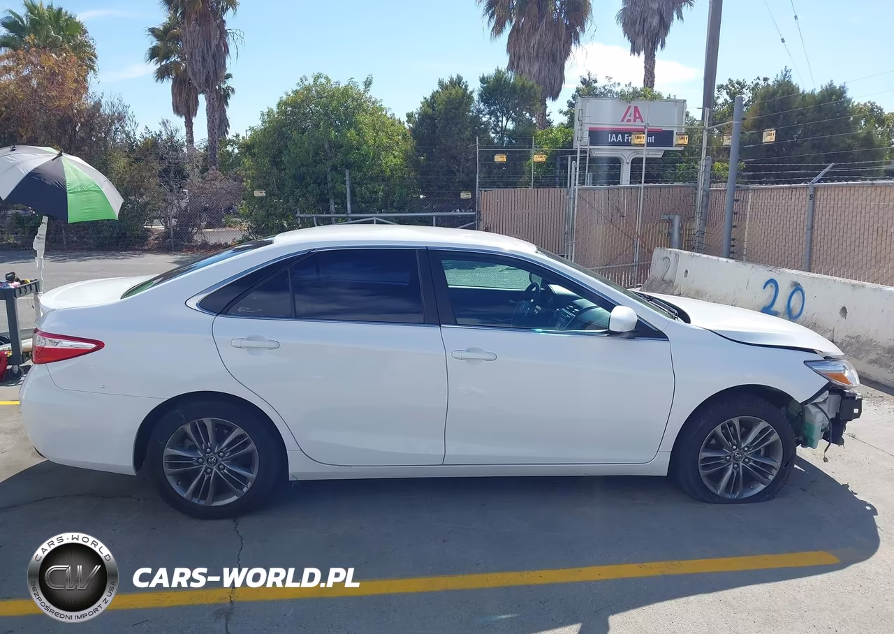2016 Toyota Camry Se VIN:4T1BF1FK3GU608292 - 13