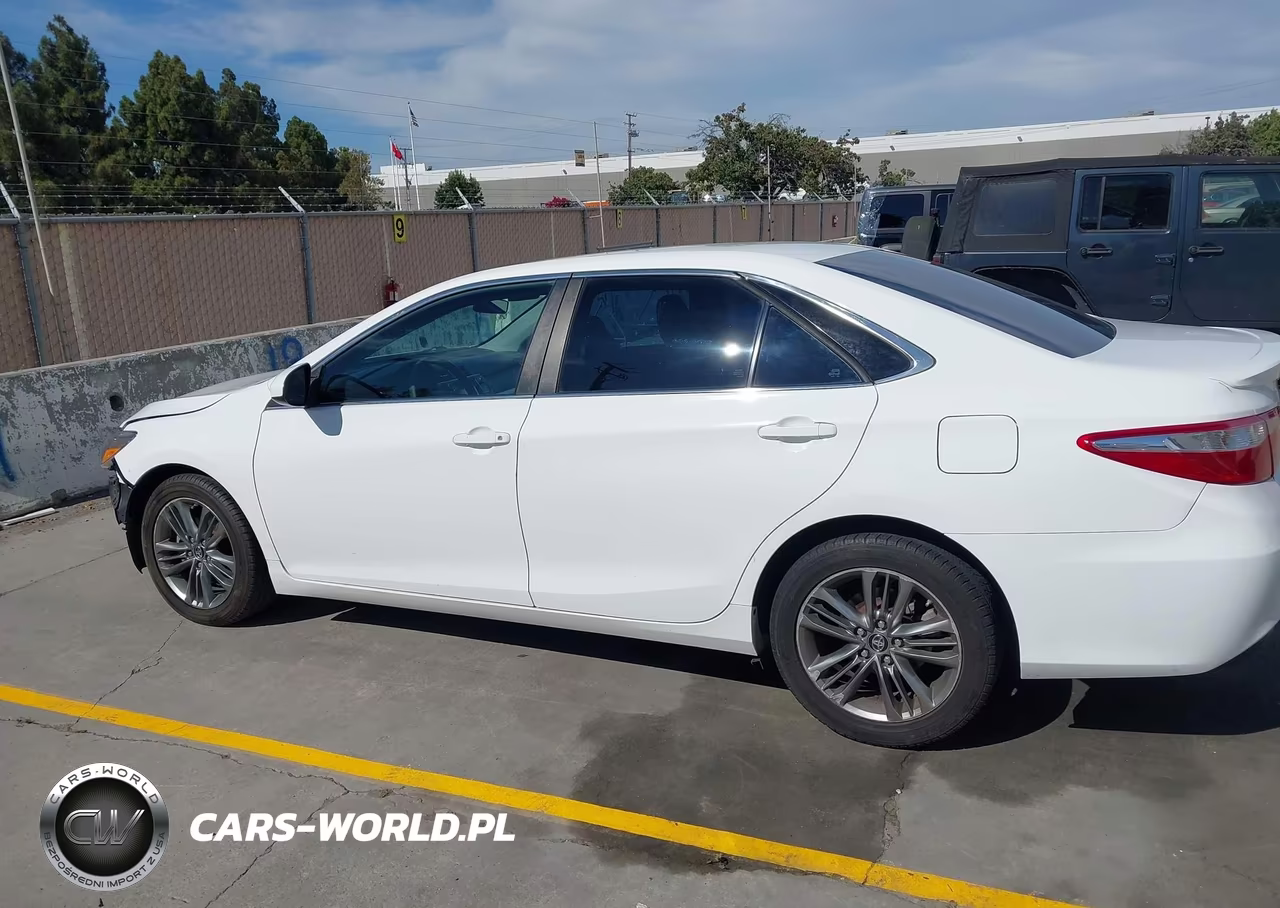 2016 Toyota Camry Se VIN:4T1BF1FK3GU608292 - 14