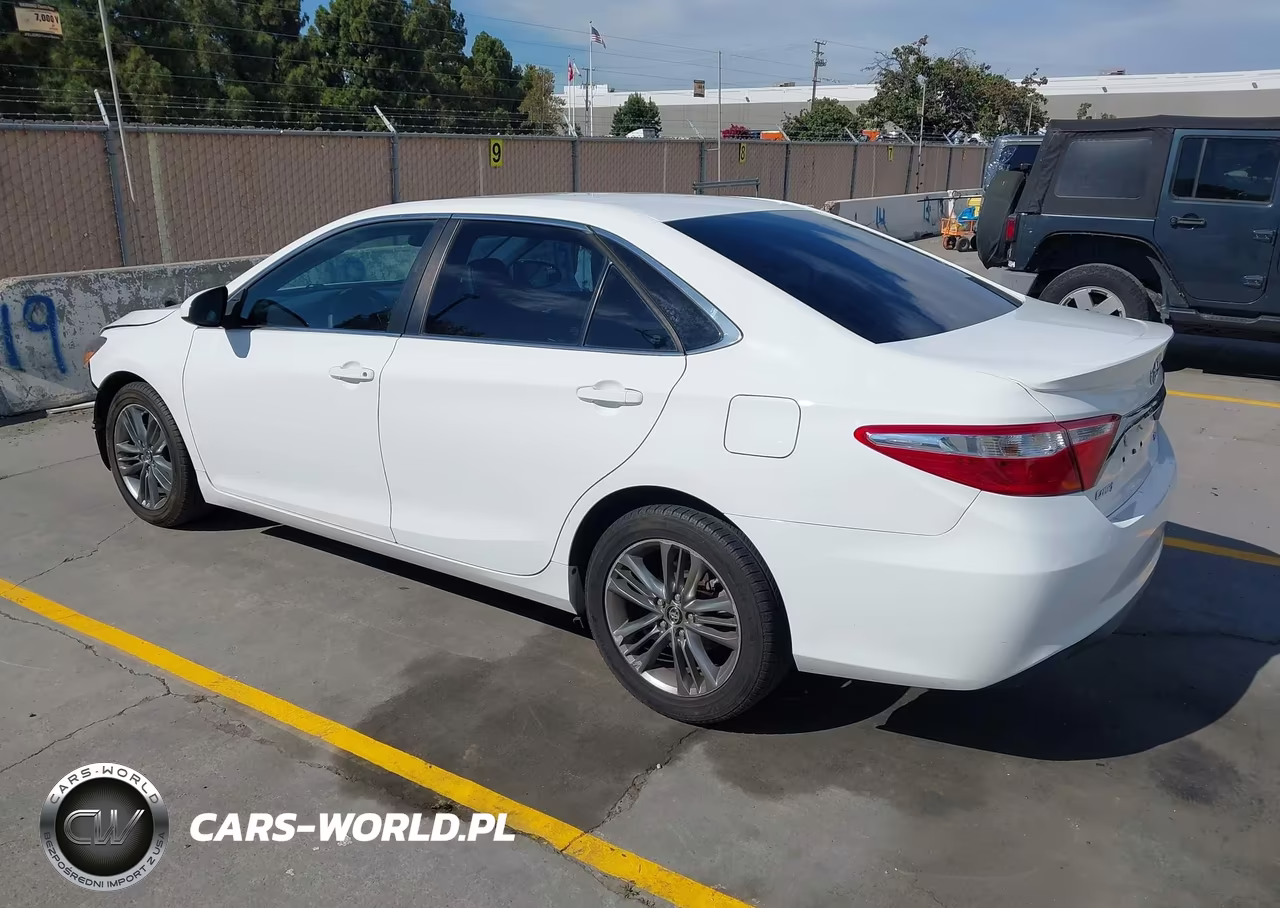 2016 Toyota Camry Se VIN:4T1BF1FK3GU608292 - 3