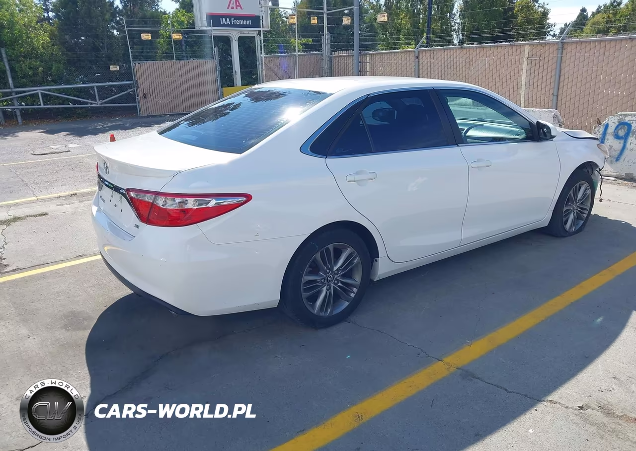 2016 Toyota Camry Se VIN:4T1BF1FK3GU608292 - 4