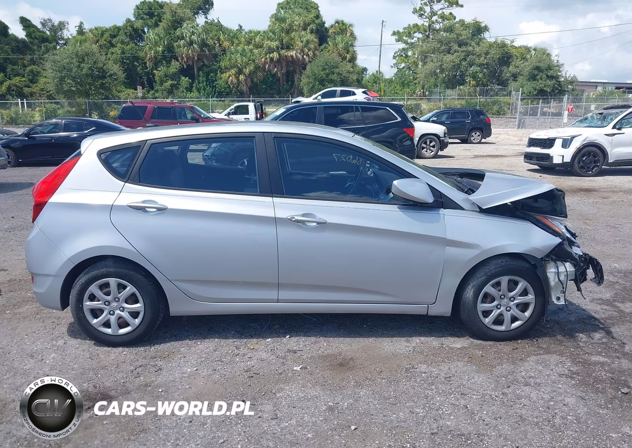 2013 Hyundai Accent Gs VIN:KMHCT5AE2DU138841 - 13