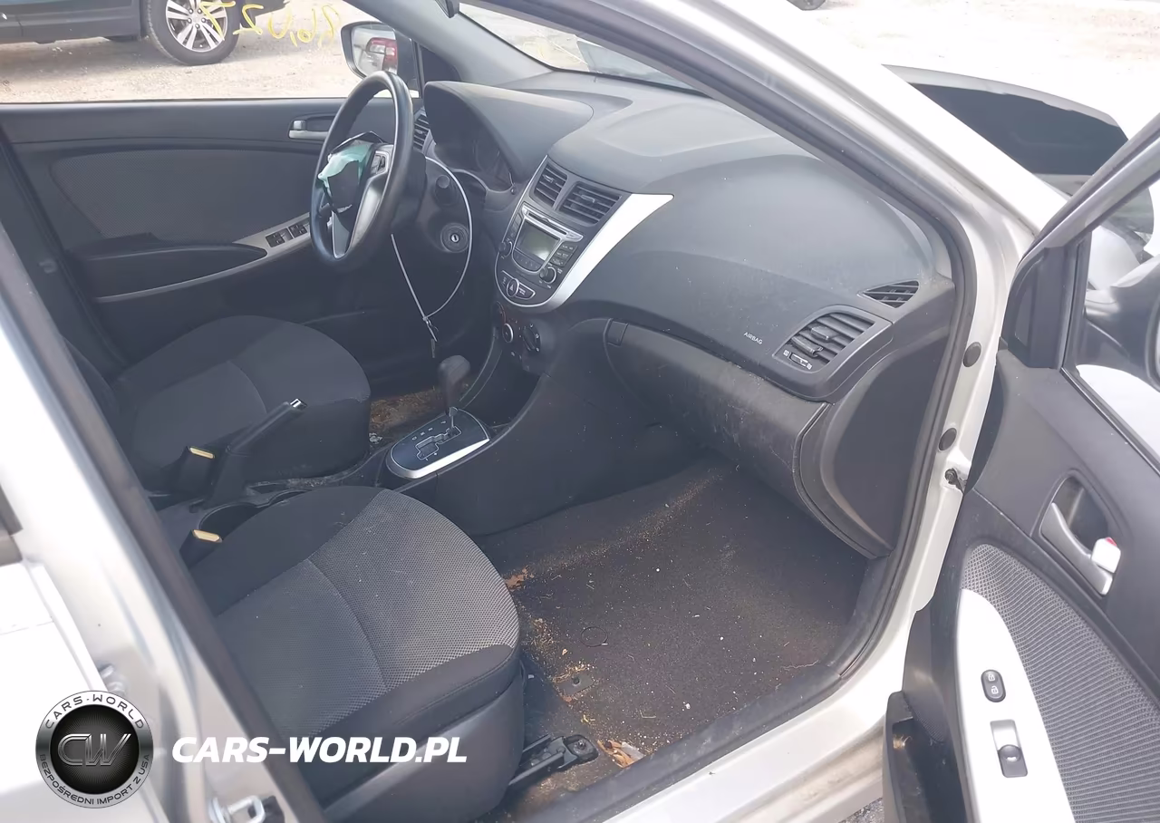 2013 Hyundai Accent Gs VIN:KMHCT5AE2DU138841 - 5