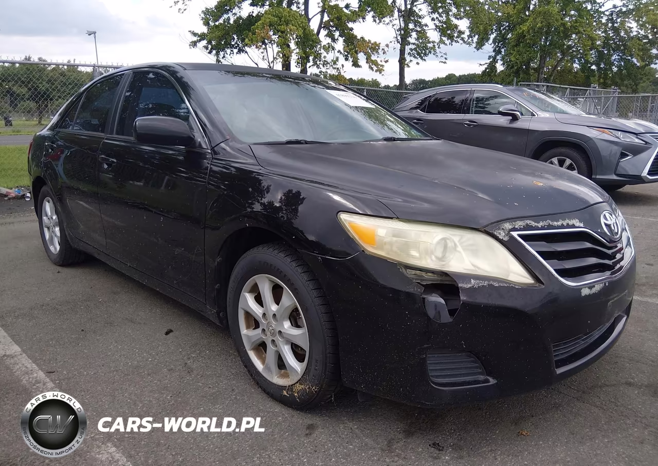 2011 Toyota Camry Le – zdjęcie 1 z 11