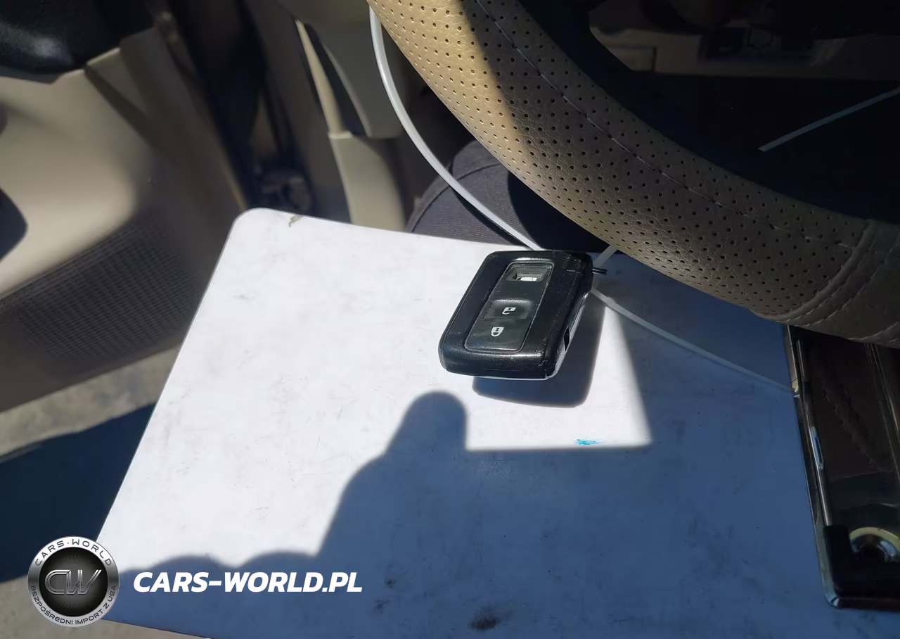 2008 Toyota Prius VIN:JTDKB20UX87752888 - 11
