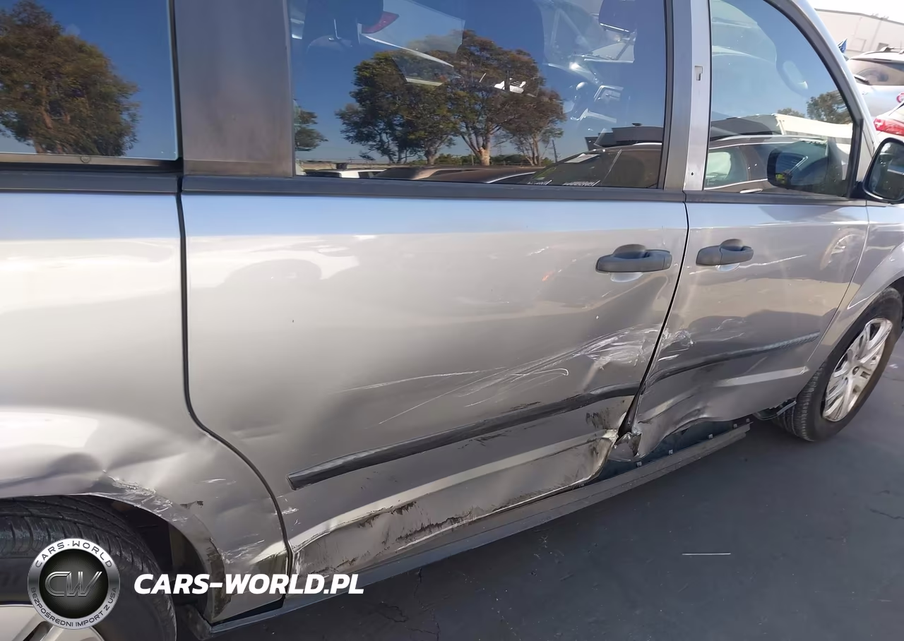 2015 Dodge Grand Caravan American Value Pkg VIN:2C4RDGBG4FR738641 - 6