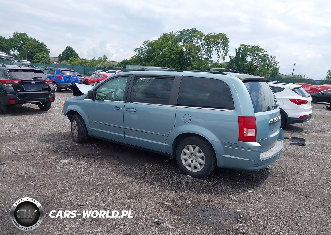 2010 Chrysler Town & Country Lx VIN:2A4RR4DE4AR161754 - 3