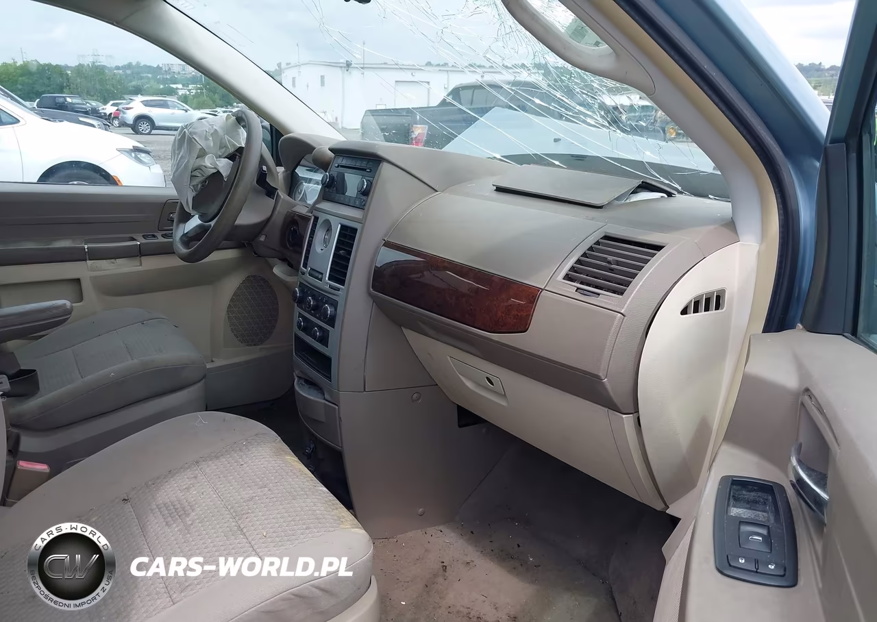 2010 Chrysler Town & Country Lx VIN:2A4RR4DE4AR161754 - 5