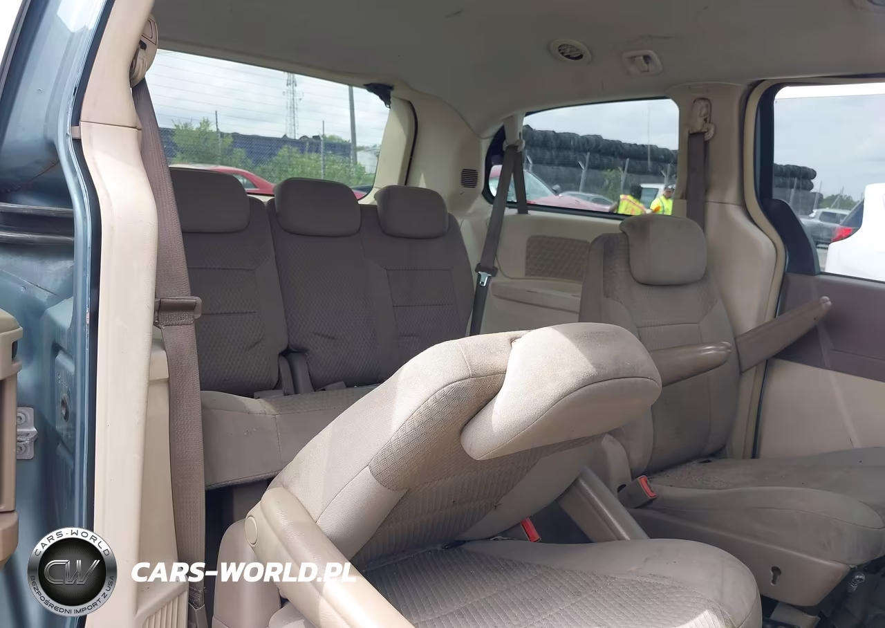 2010 Chrysler Town & Country Lx VIN:2A4RR4DE4AR161754 - 8