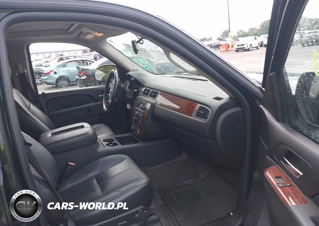 2010 Chevrolet Tahoe Lt VIN:1GNUKBE01AR134360 - 5
