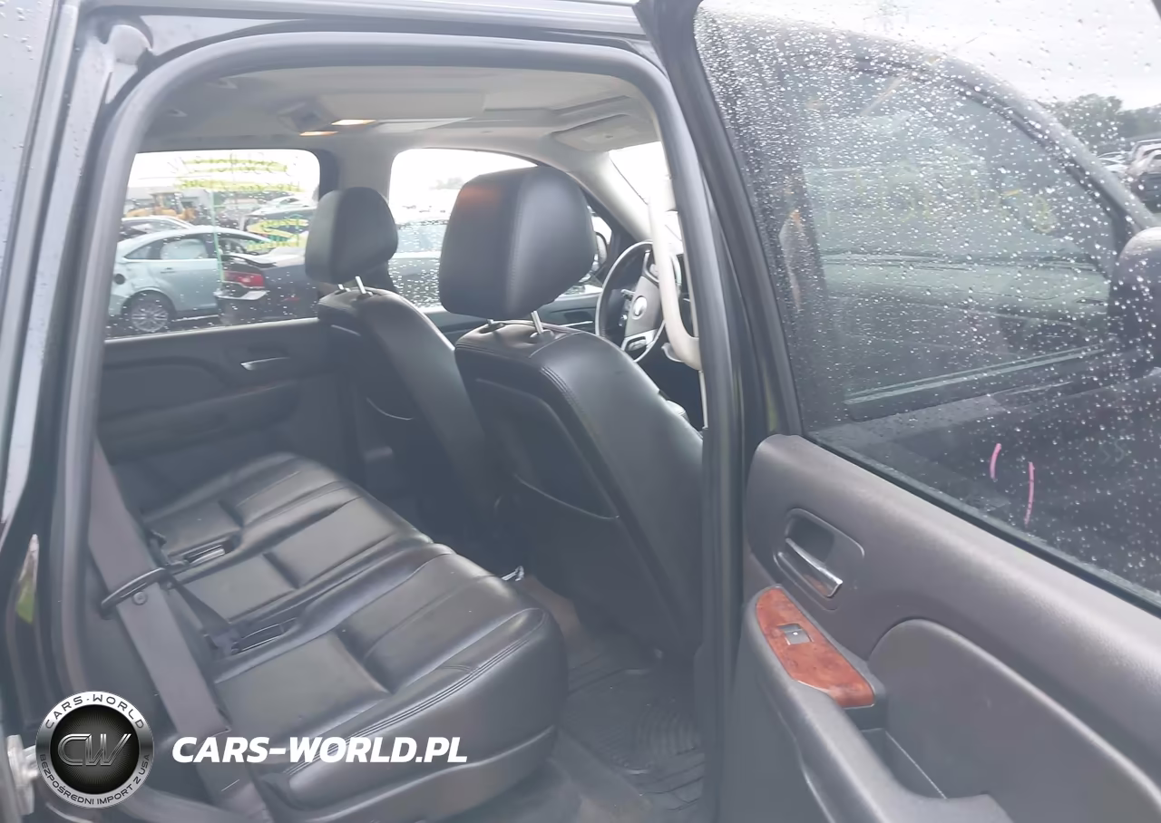 2010 Chevrolet Tahoe Lt VIN:1GNUKBE01AR134360 - 8