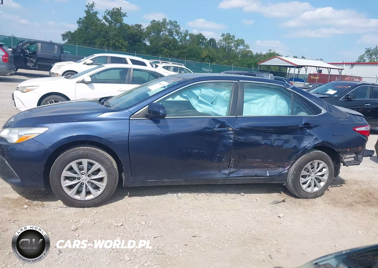2015 Toyota Camry Le VIN:4T4BF1FK7FR513741 - 14