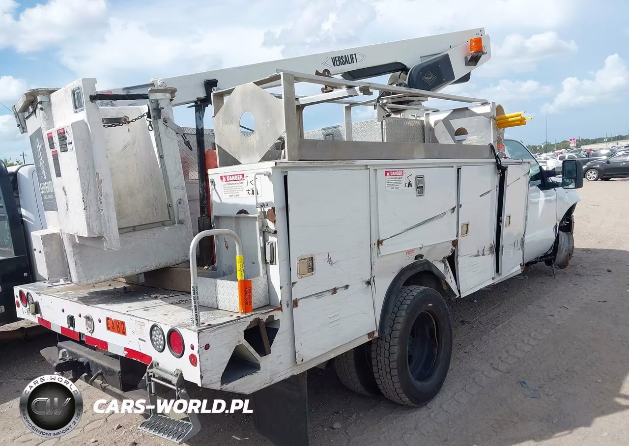 2013 Ford F-450 Chassis Xl VIN:1FDUF4GY1DEA42684 - 4