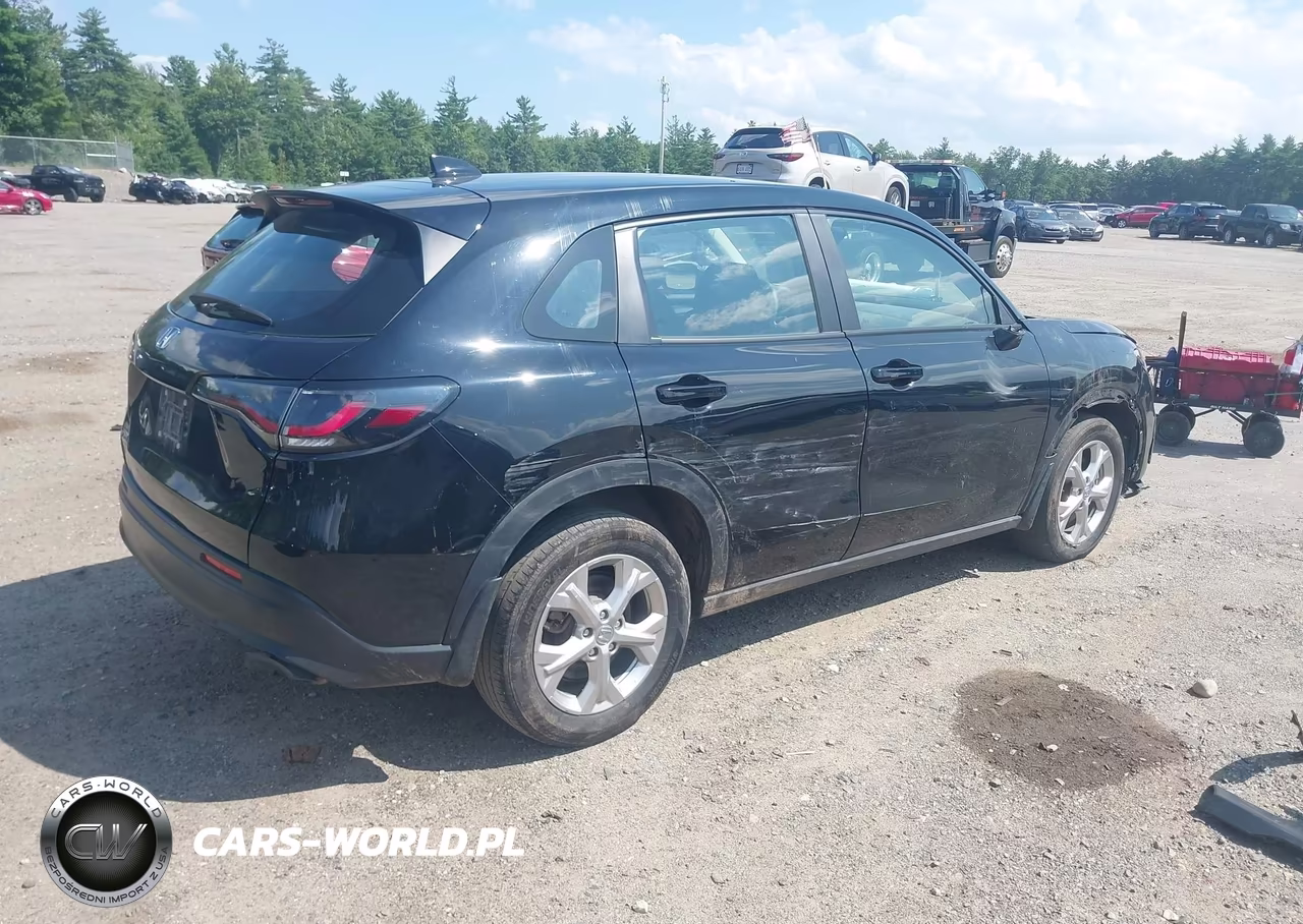 2025 Honda Hr-V Awd Lx VIN:3CZRZ2H35SM711565 - 4