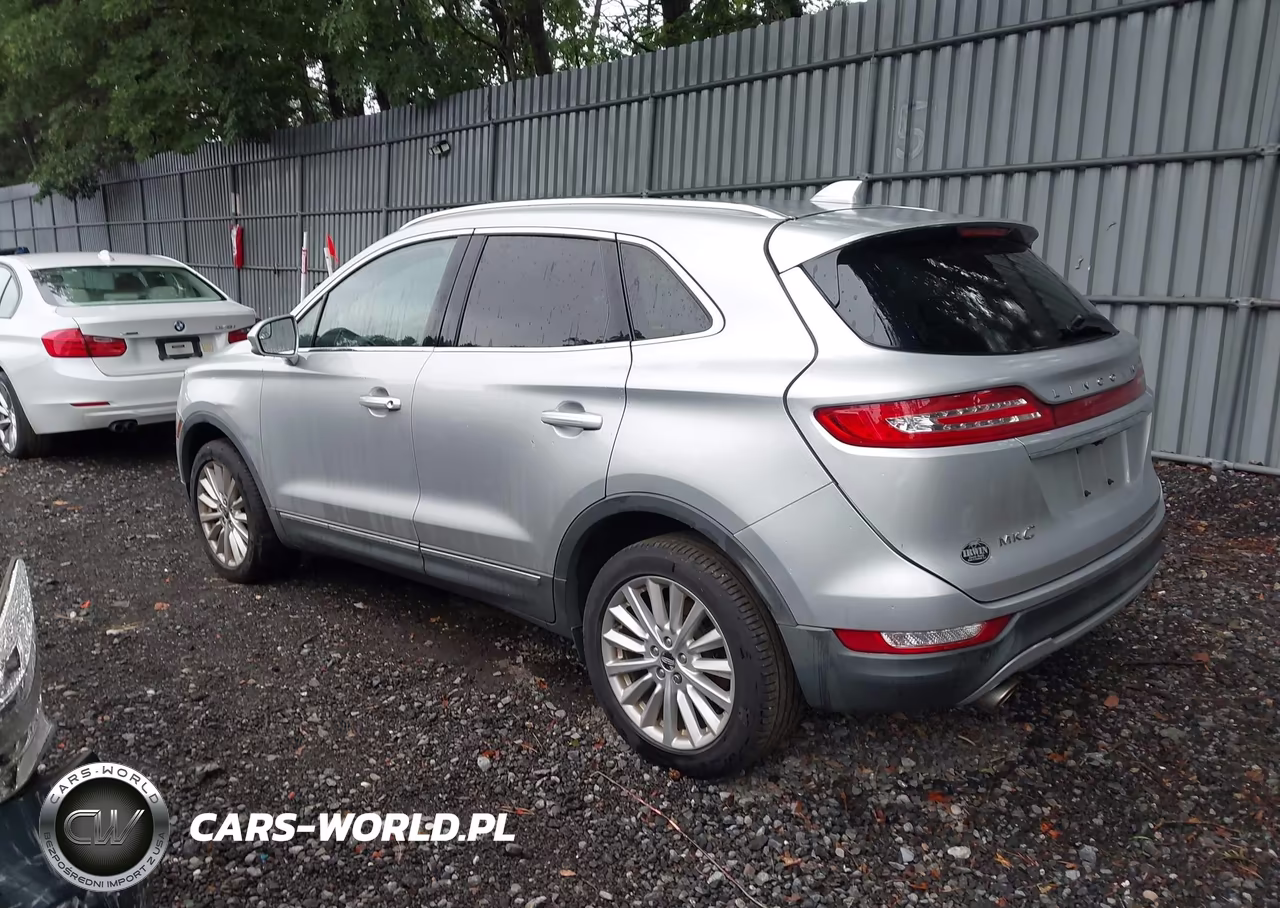 2019 Lincoln Mkc Standard VIN:5LMCJ1D95KUL46736 - 3