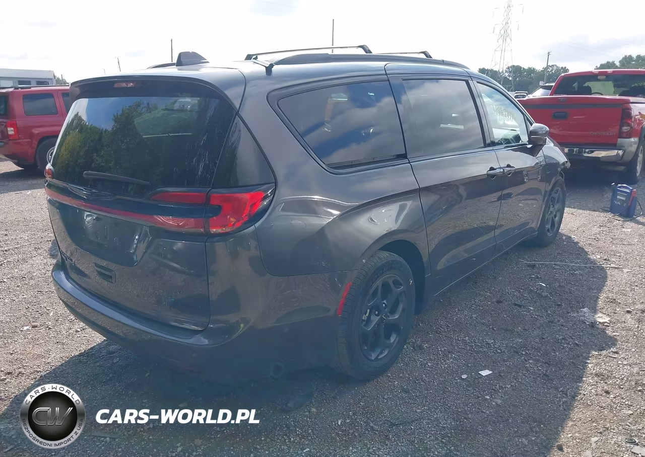 2021 Chrysler Pacifica Hybrid Limited VIN:2C4RC1S7XMR545388 - 4