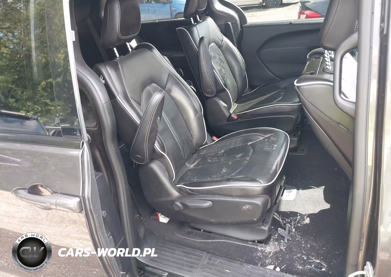 2021 Chrysler Pacifica Hybrid Limited VIN:2C4RC1S7XMR545388 - 8