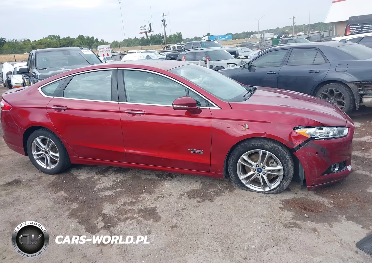 2015 Ford Fusion Energi Titanium VIN:3FA6P0SU7FR128160 - 13