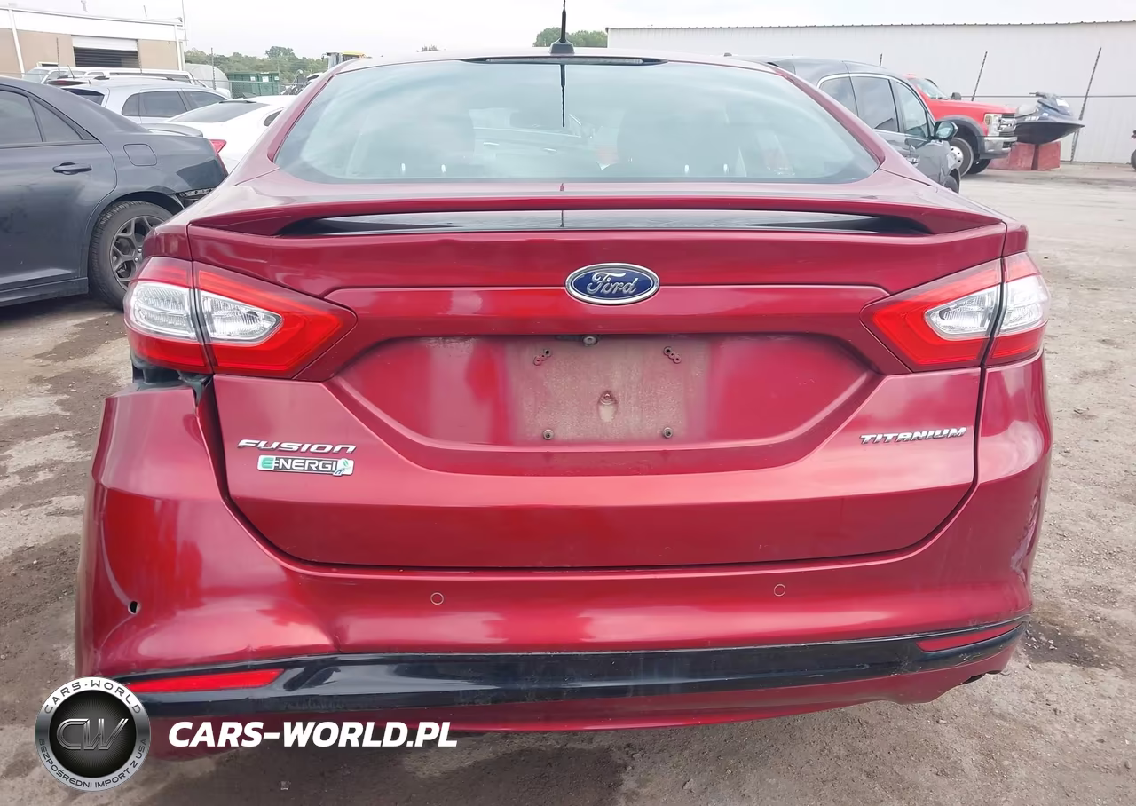 2015 Ford Fusion Energi Titanium VIN:3FA6P0SU7FR128160 - 16