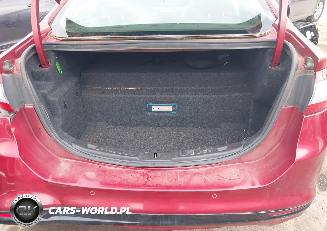 2015 Ford Fusion Energi Titanium VIN:3FA6P0SU7FR128160 - 17