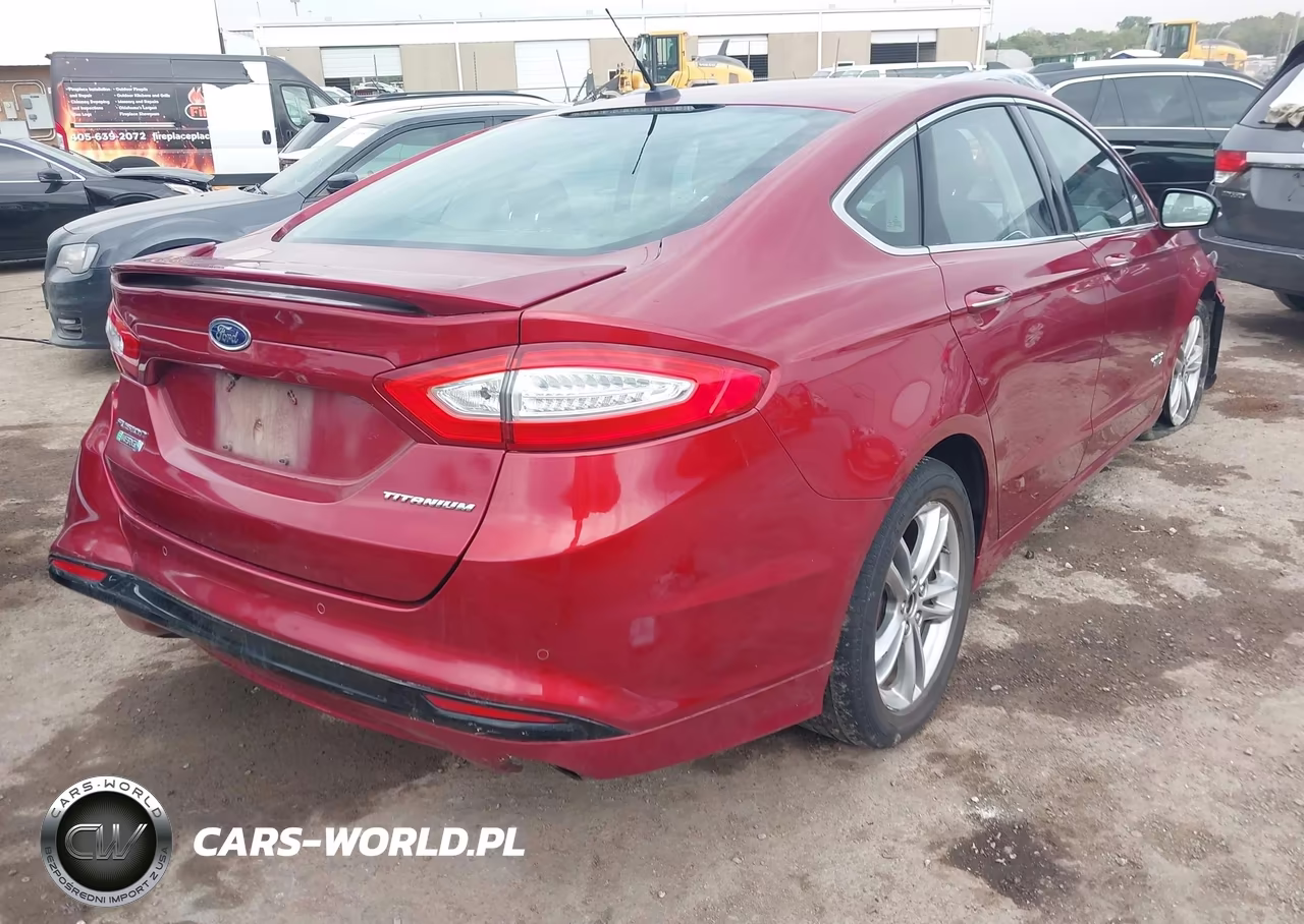 2015 Ford Fusion Energi Titanium VIN:3FA6P0SU7FR128160 - 4