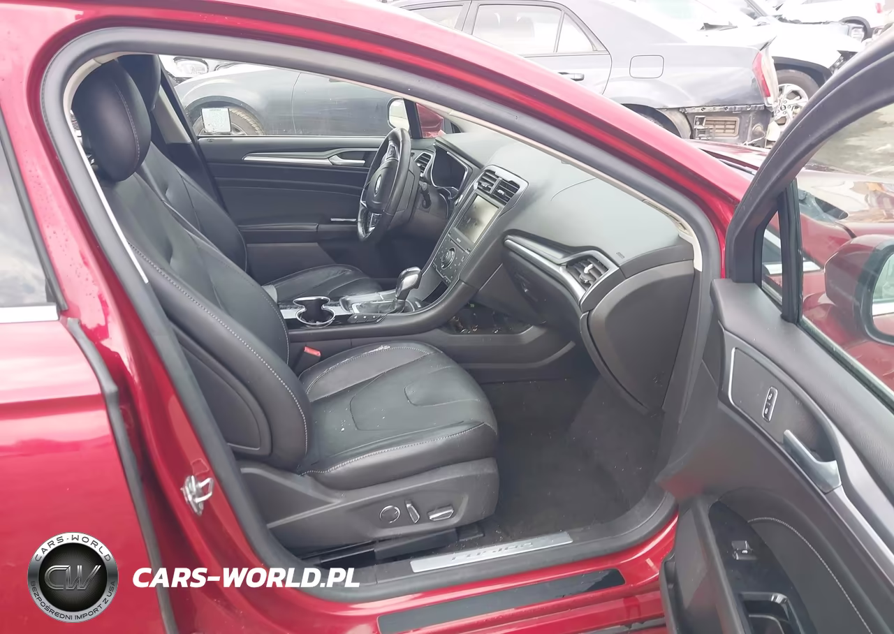 2015 Ford Fusion Energi Titanium VIN:3FA6P0SU7FR128160 - 5