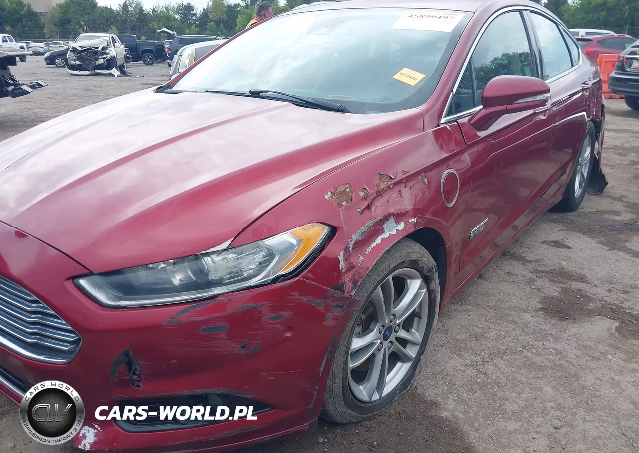 2015 Ford Fusion Energi Titanium VIN:3FA6P0SU7FR128160 - 6