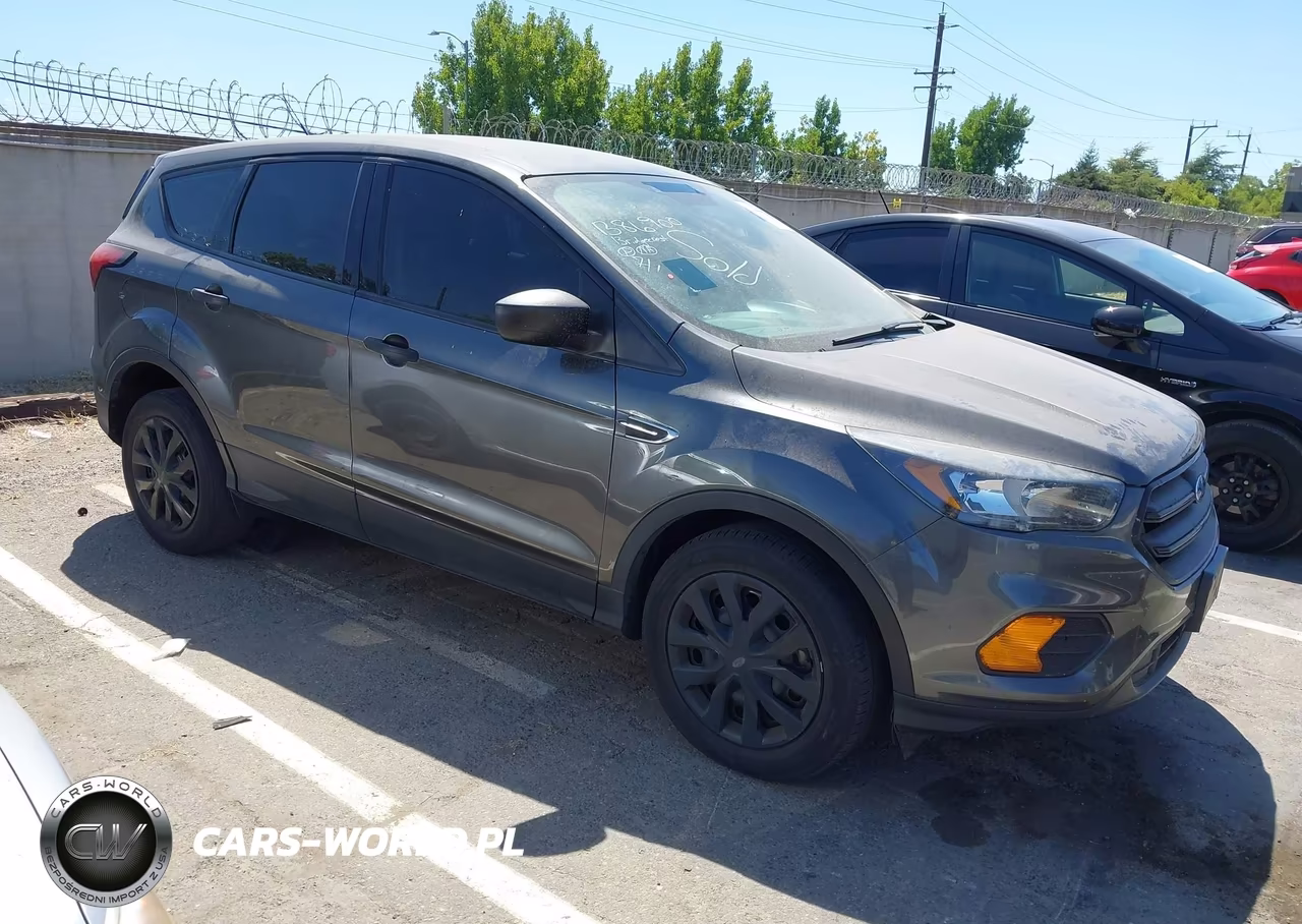 2019 Ford Escape S – zdjęcie 1 z 10