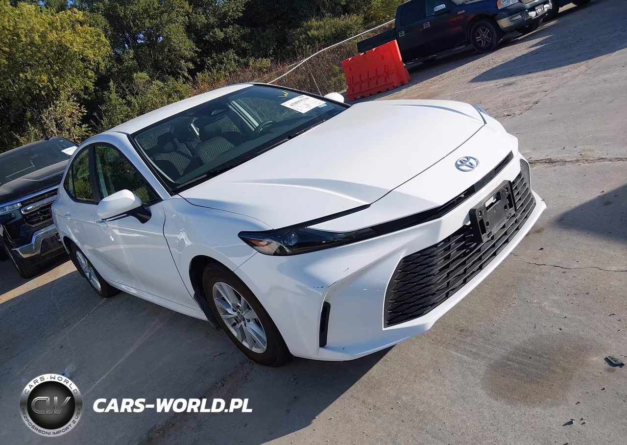 2025 Toyota Camry Le – zdjęcie 1 z 16