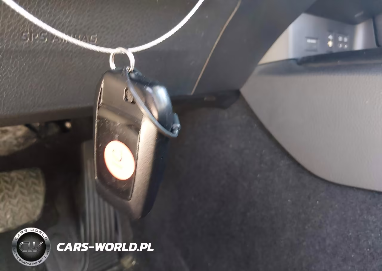 2025 Toyota Camry Le VIN:4T1DAACK0SU204063 - 11