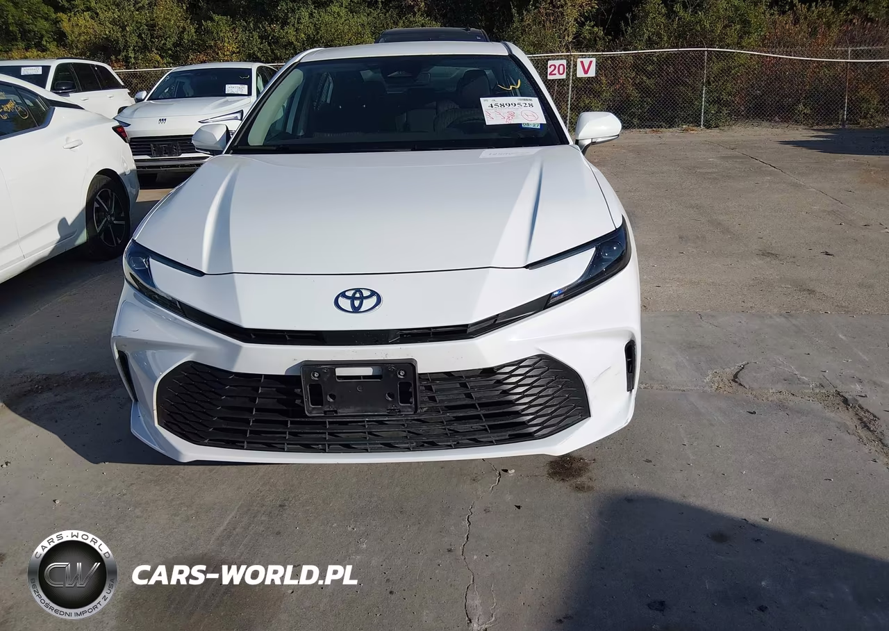 2025 Toyota Camry Le VIN:4T1DAACK0SU204063 - 12