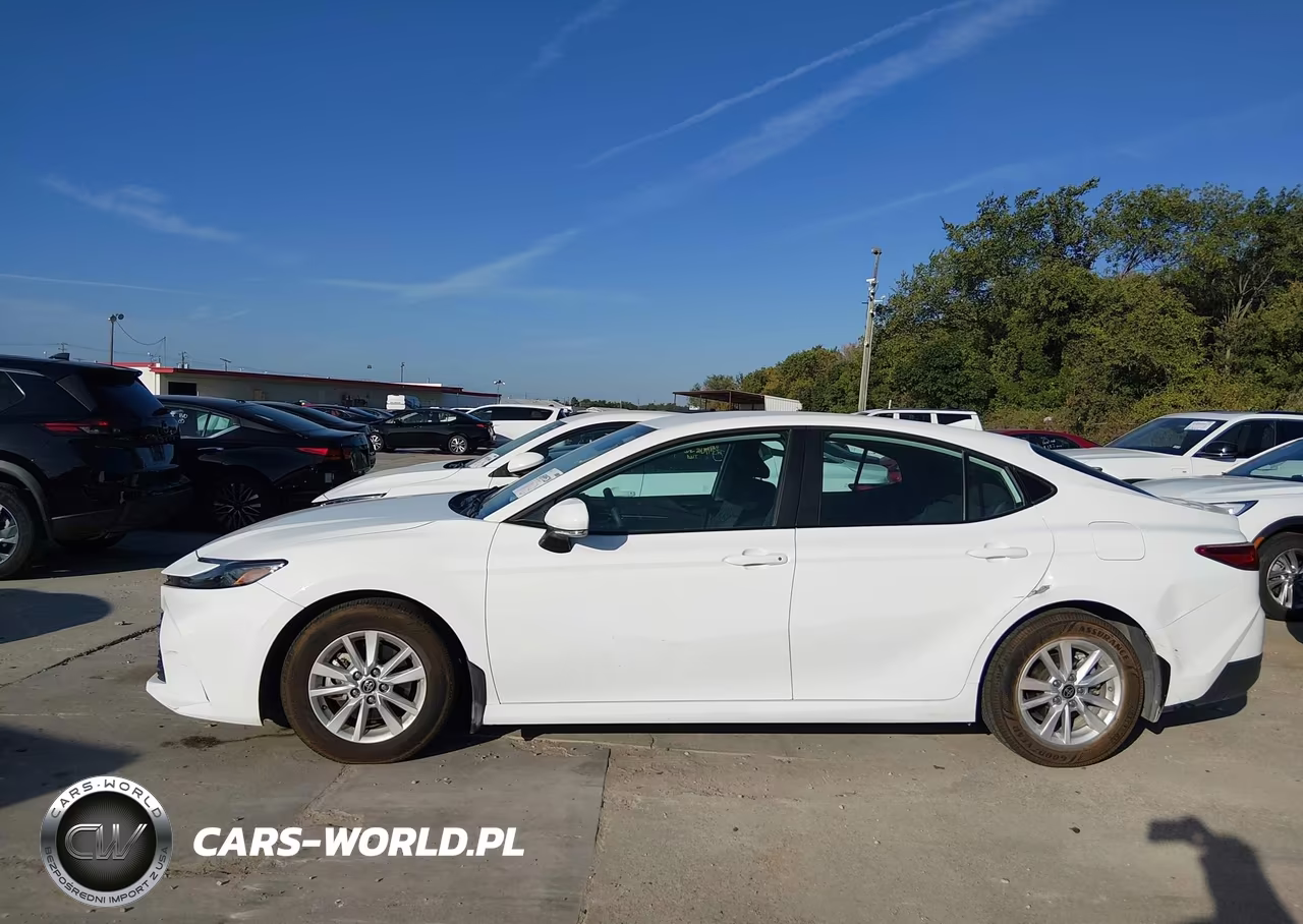 2025 Toyota Camry Le VIN:4T1DAACK0SU204063 - 14
