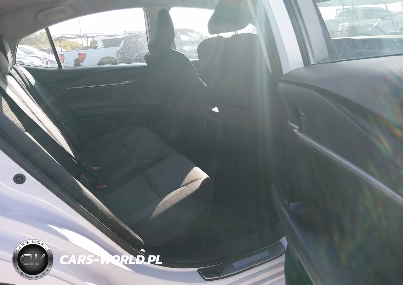2025 Toyota Camry Le VIN:4T1DAACK0SU204063 - 8