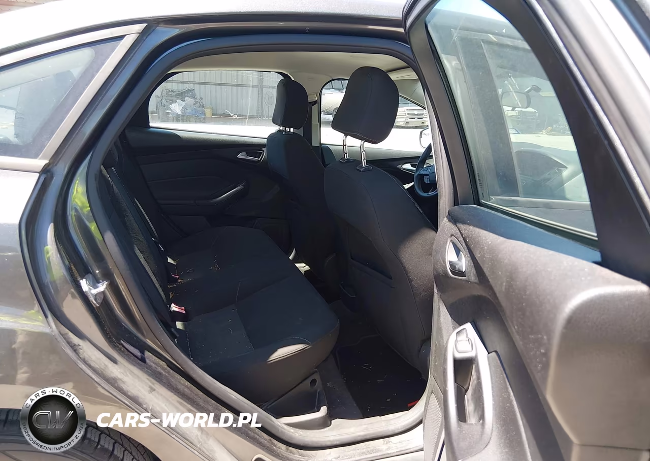 2015 Ford Focus Se VIN:1FADP3F28FL293568 - 8