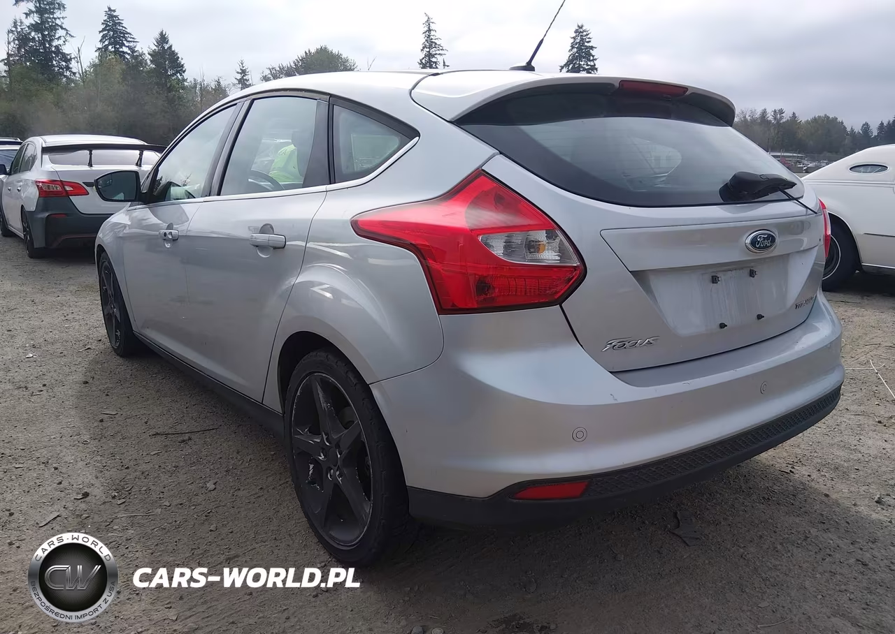 2012 Ford Focus Titanium VIN:1FAHP3N25CL227588 - 3
