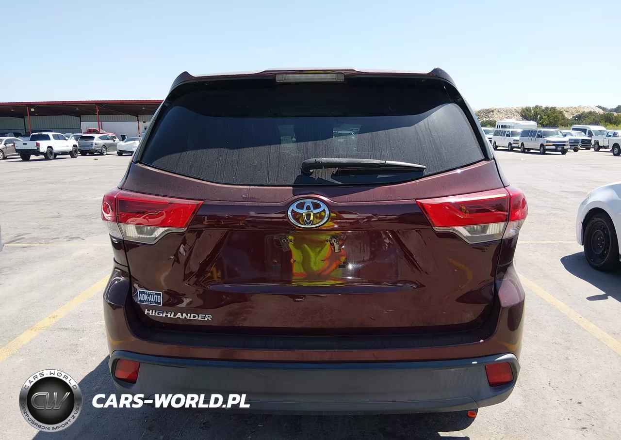 2018 Toyota Highlander Le VIN:5TDZARFH9JS035334 - 17