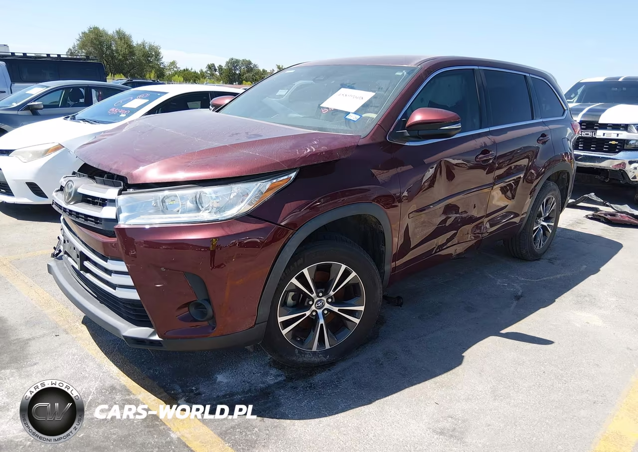 2018 Toyota Highlander Le VIN:5TDZARFH9JS035334 - 2