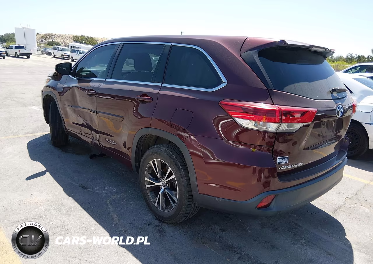 2018 Toyota Highlander Le VIN:5TDZARFH9JS035334 - 3