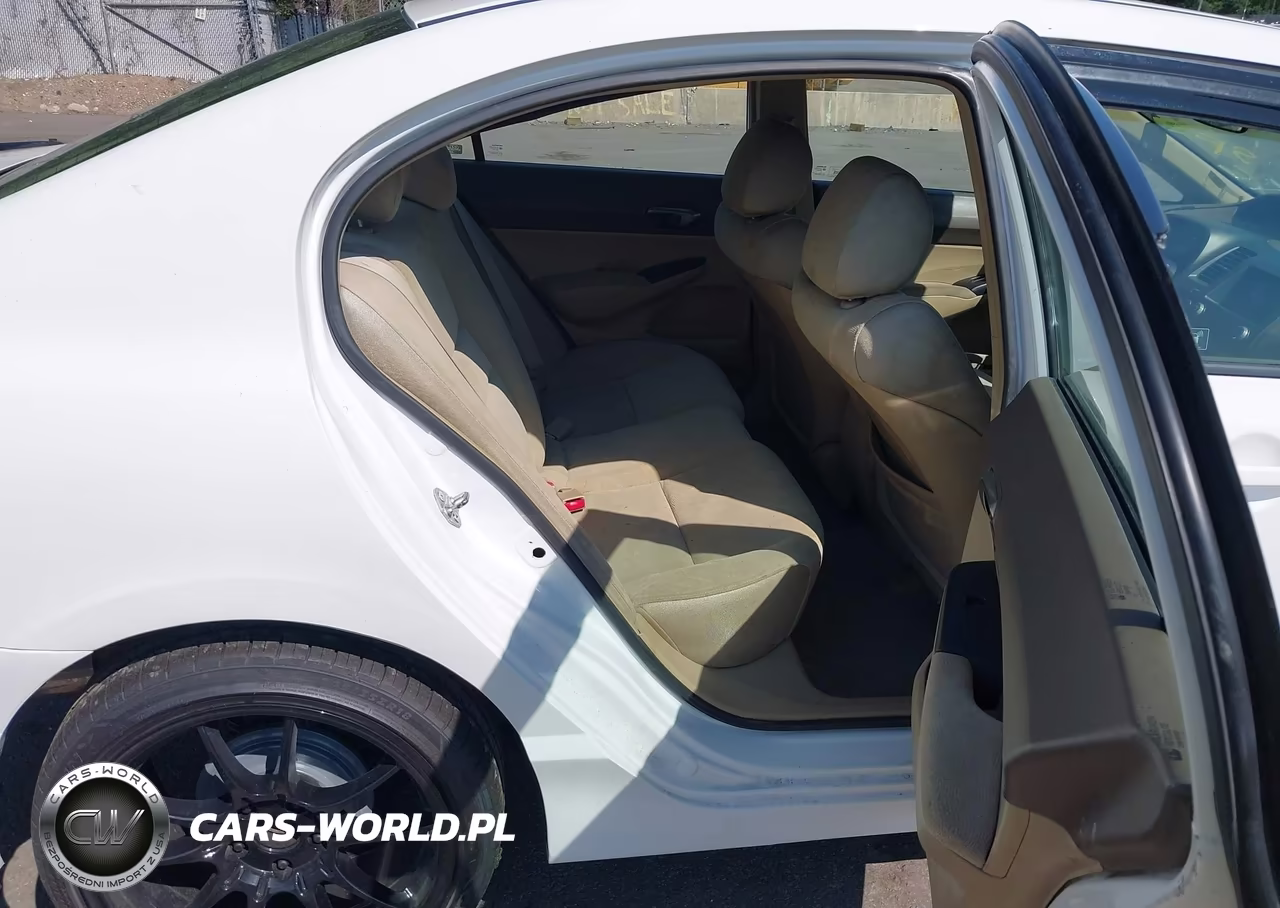 2007 Honda Civic Lx VIN:1HGFA16547L070224 - 8