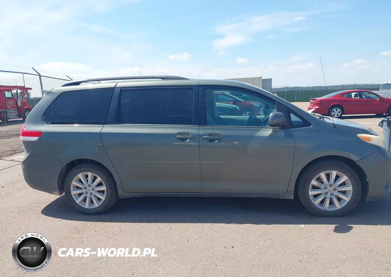 2013 Toyota Sienna Le 7 Passenger VIN:5TDJK3DC2DS054732 - 13