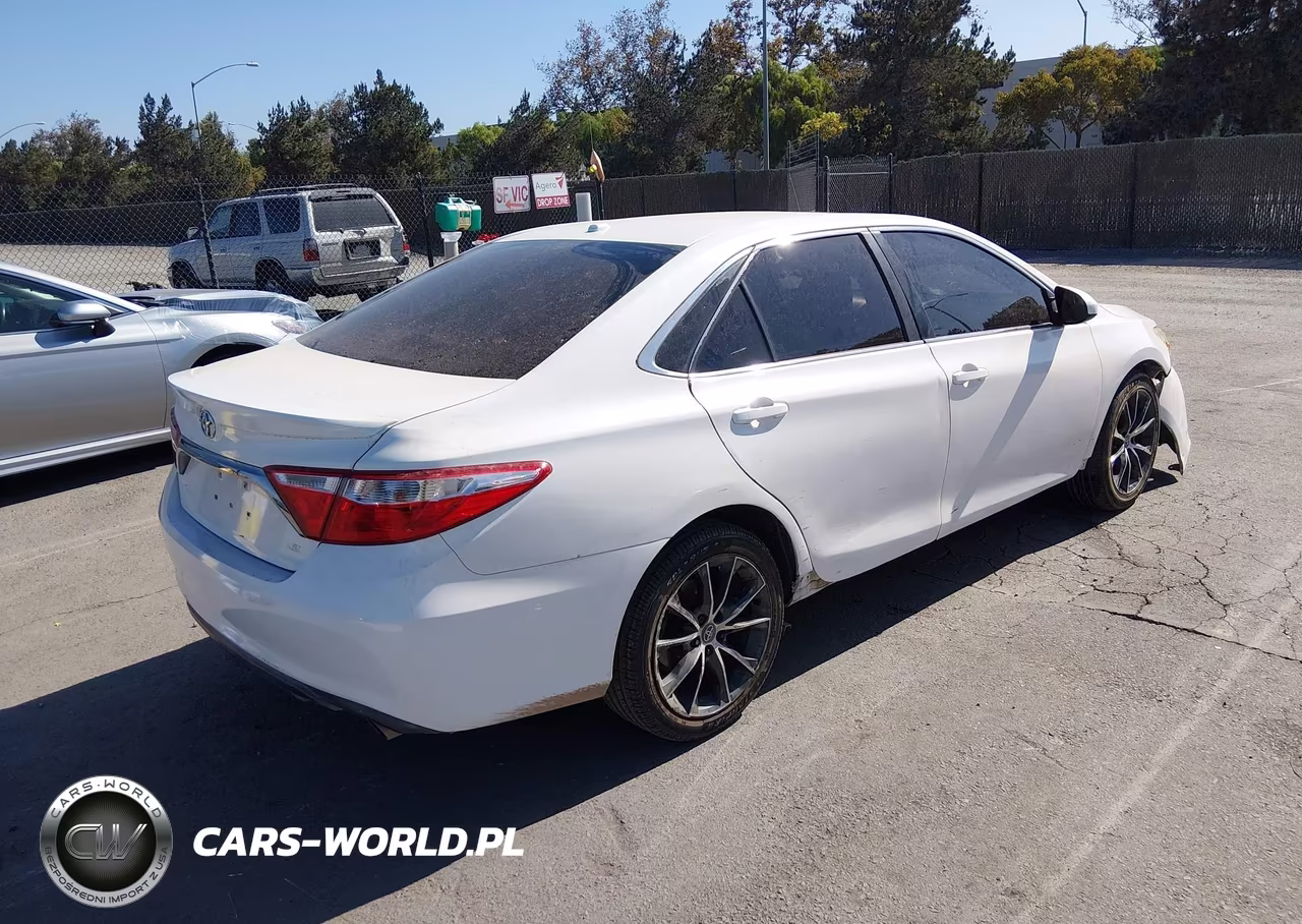 2017 Toyota Camry Xse VIN:4T1BF1FK6HU269447 - 4