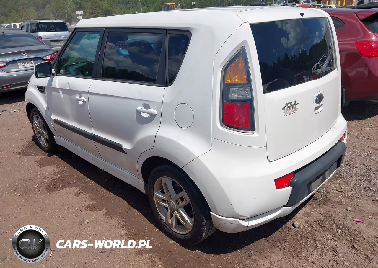 2011 Kia Soul + VIN:KNDJT2A21B7705178 - 3