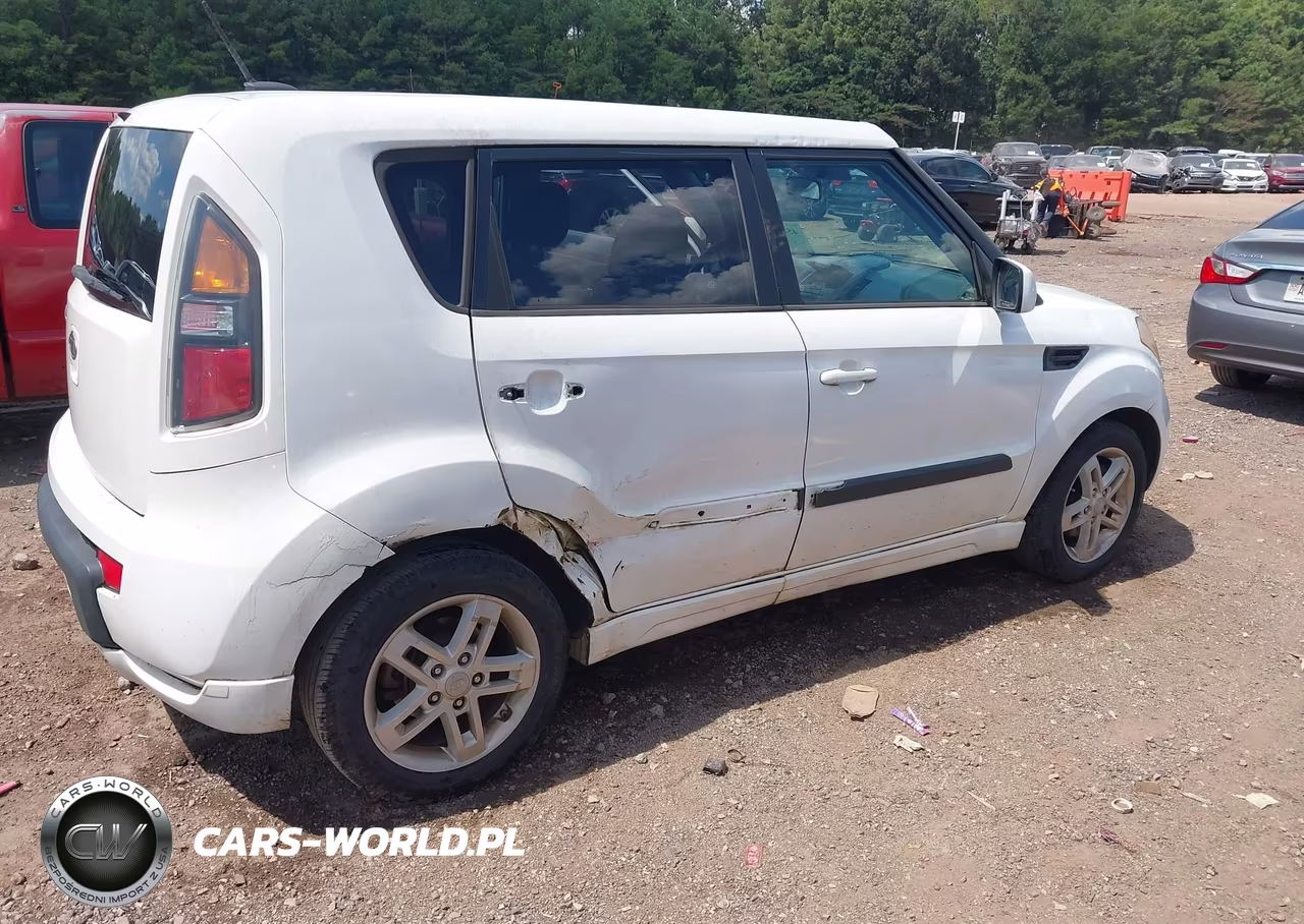 2011 Kia Soul + VIN:KNDJT2A21B7705178 - 6