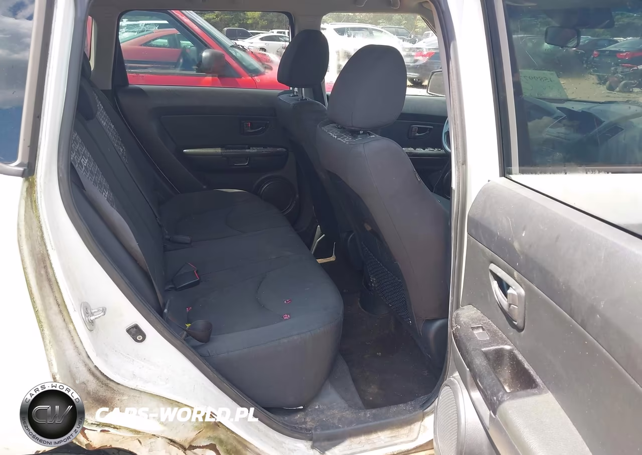 2011 Kia Soul + VIN:KNDJT2A21B7705178 - 8