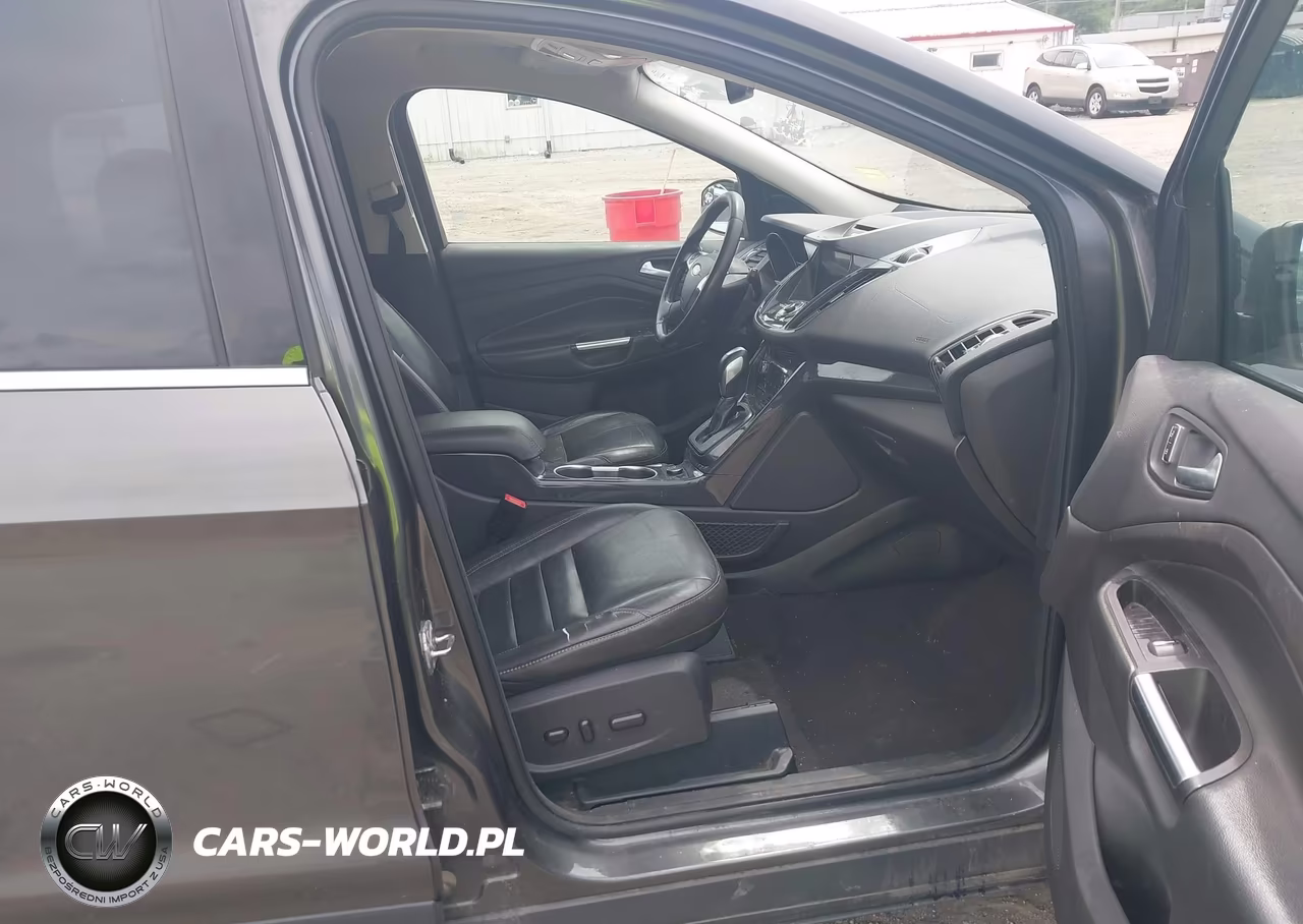 2016 Ford Escape Titanium VIN:1FMCU9J99GUA64765 - 5